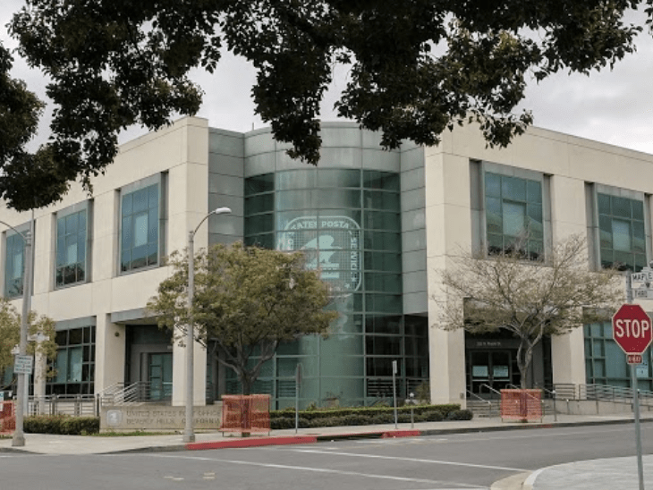 beverly hills post office hours